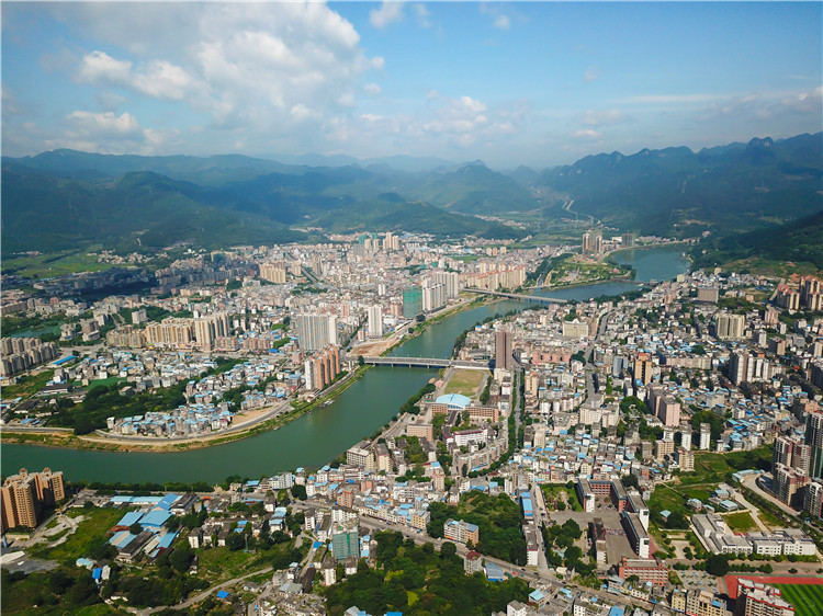 陽山努力打造長水清河暢岸綠景美的良好生態(tài)環(huán)境。（通訊員供圖）.jpg